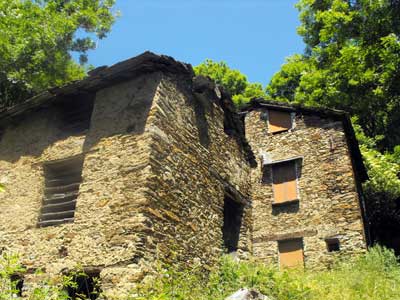 Ruderi antica Camaggiore (1072 m) | Anello di Camaggiore