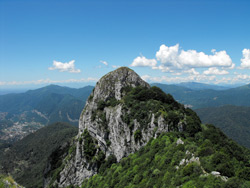 Corno di Canzo Occidentale (1373 m) - Est | Anello da Gajum ai Corni di Canzo