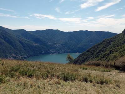 Piana delle Erbe (1170 m) - Laglio | Escursione da Laglio al monte Colmegnone