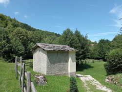 Tempietto di Gravedona (705 m) | Anello del Monte Nuvolone