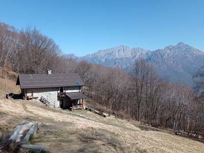 Alpe di Piano (940 m) - Valbrona | Da Onno al Monte Megna