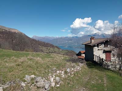 Solasco (880 m) - Colonno | Escursione da Pigra al monte Costone