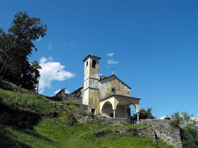 Chiesa di Sant'Eufemia (370 m) - Dongo | Da Dongo al Sasso di Musso