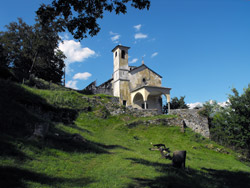 Chiesa di Sant'Eufemia (370 m) - Dongo | Da Dongo al Sasso di Musso