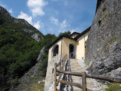 Santa Maria Sopra Olcio (661 m) | Anello da Olcio allo Zucco Sileggio