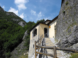 Santa Maria Sopra Olcio (661 m) | Anello da Olcio allo Zucco Sileggio