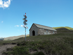 Chiesetta di Sant'Amate (1625 m) | Escursione da Breglia al monte Grona