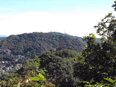 Castel Baradello nel Parco Spina Verde di Como