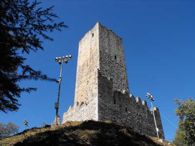 Castel Baradello nel Parco Spina Verde di Como