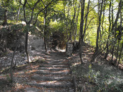 Sentiero per la Pietra Nairola di Blevio