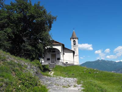 Chiesa San Martino (475 m) | Escursione da Griante al Sasso di San Martino
