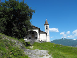 Chiesa San Martino (475 m) | Escursione da Griante al Sasso di San Martino