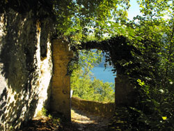 Porta di Travaina (415 m) - Torno | Anello da Torno alla Pietra Pendula
