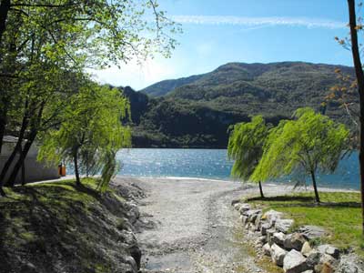 Lungo Lago di Abbadia (202 m) - Abbadia Lariana | Anello Cascata del Cenghen