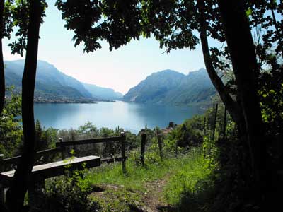 Il borgo di Vassena a Oliveto Lario